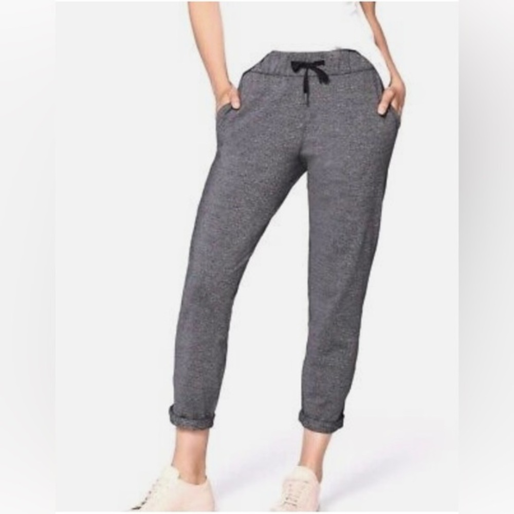 Lululemon On The Fly Pant 28 Heathered Gray Women’s 7/8 Pants EUC Size - 4